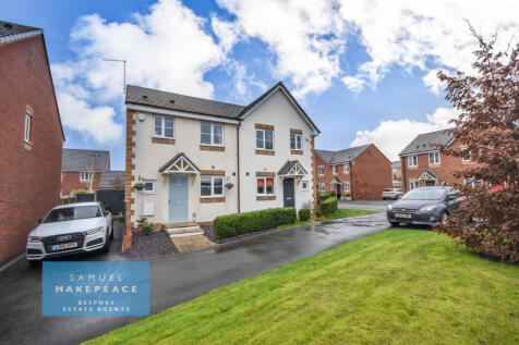 Three Bedroom Semi Detached Property with Fantast