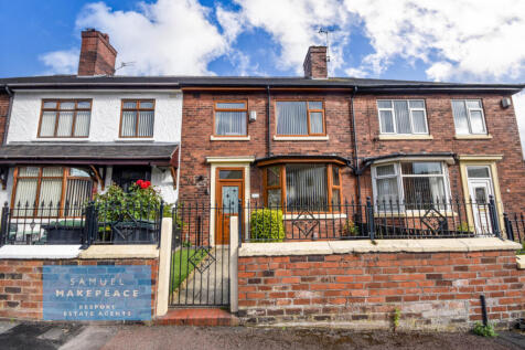 Three Bedroom Town House with Upmost Curb Appeal 