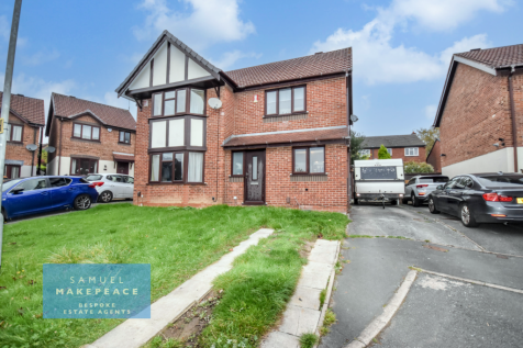 Two Bedroom Semi Detached Property with Detached 