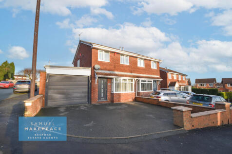 Three Bedroom Semi Detached Boasting Show Stoppin