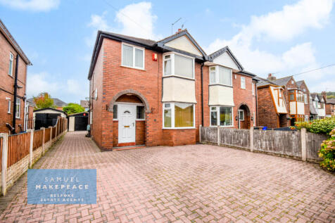 Three Bedroom Semi-Detached Property with Detache