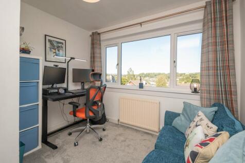 Bedroom  / office
