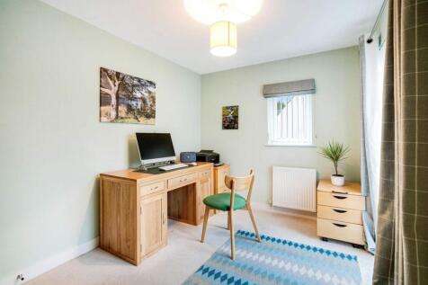Bedroom / study