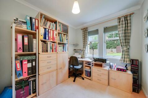 Bedroom / office