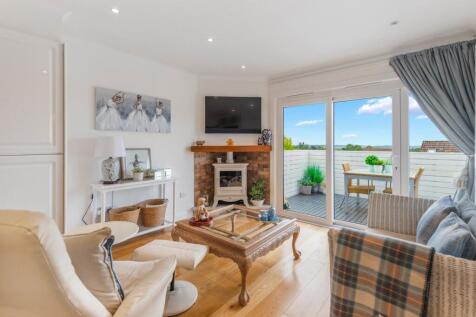 Kitchen/sitting area