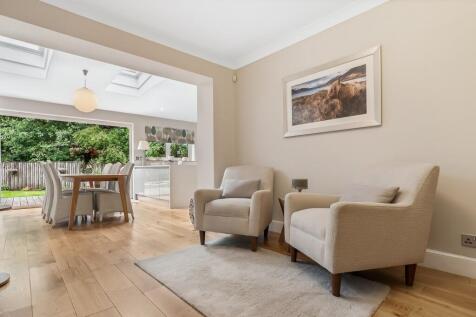Kitchen/dining/family room