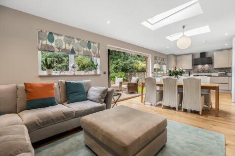 Kitchen/dining/family room