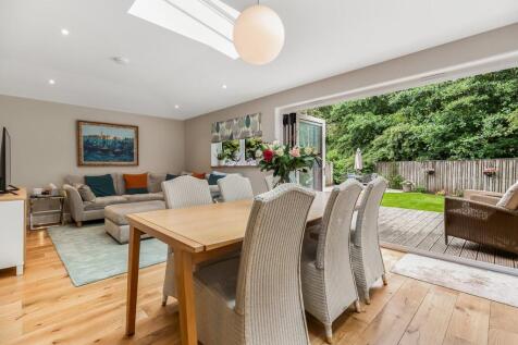 Dining/family room