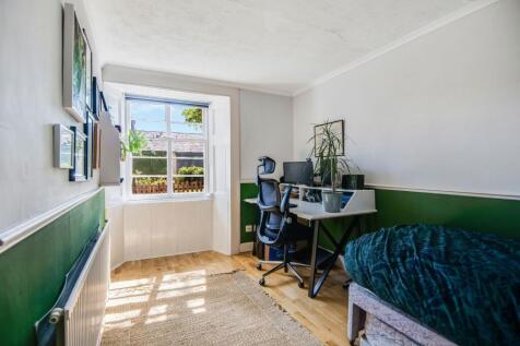 Bedroom/Office