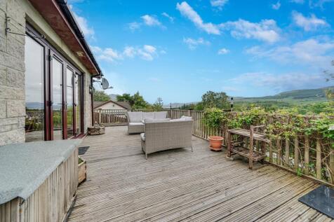 Decking to Front