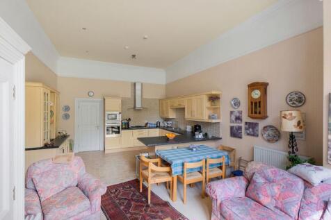 Lounge/kitchen
