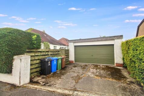 Garage / Driveway