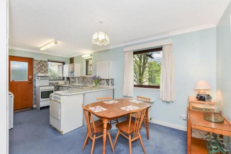 Kitchen/ Dining Area
