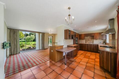 Kitchen/ Living Room