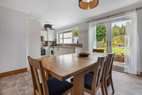 Kitchen / Dining