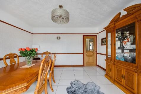 Bedroom 3/Dining Room