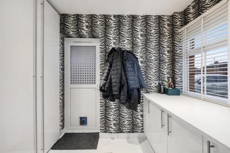 Cloak Room/Utility