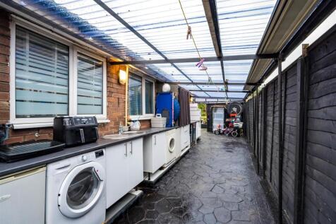 Cloak Room/Utility