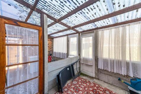 Lean to extension