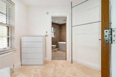 Walk in wardrobe