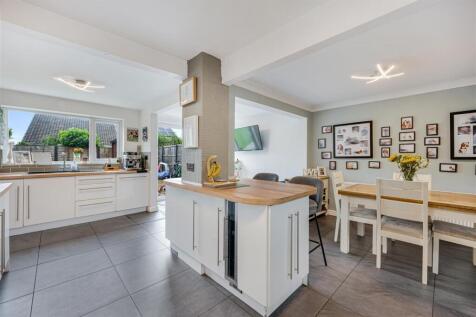 Open plan kitchen-diner family room