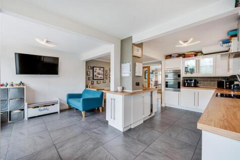 Open plan kitchen-diner family room