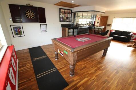 Bar/Games Room
