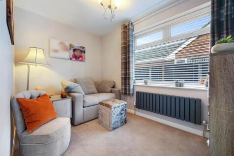 Dining Room/Bedroom 3
