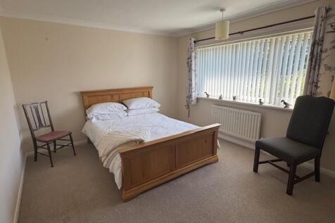 bed 2.jpg