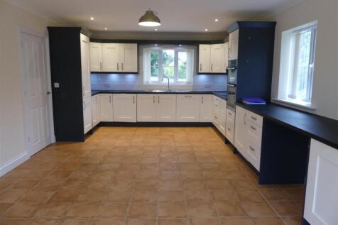 kitchen 2.JPG