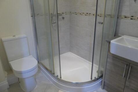 ensuite.JPG