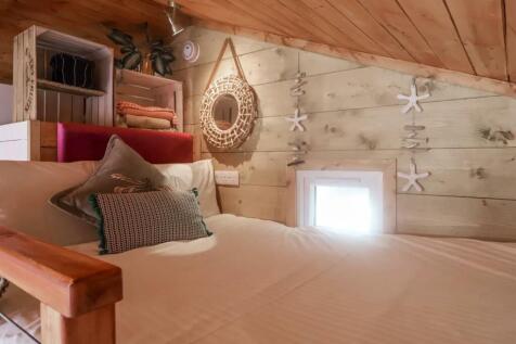 Top Bunk.jpeg