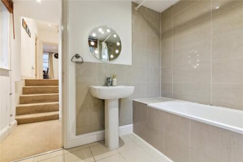 Bathroom/Hallway