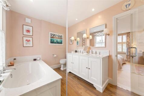 Master En-Suite