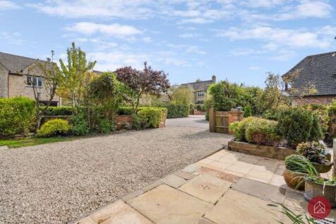 Front Garden & Drive