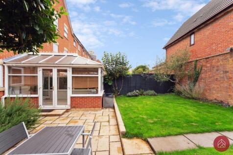 Conservatory to Rear Garden