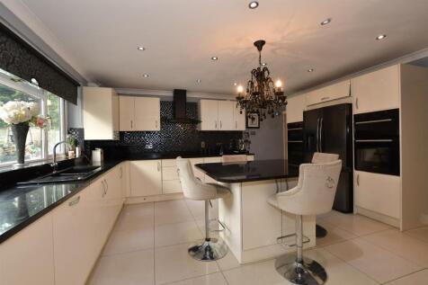 Kitchen/ Breakfast Room