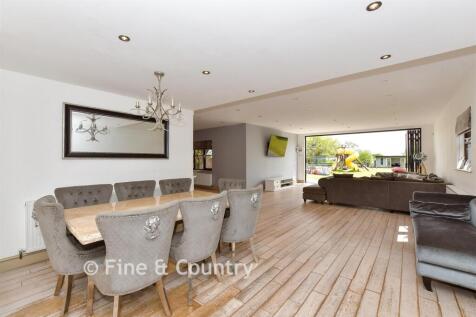 Dining/Living Room