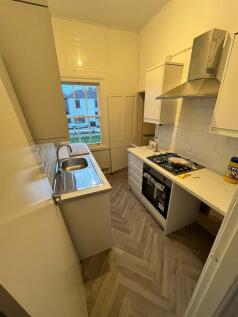 Flat 3 kitchen.jpeg