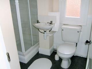 40CR Bathroom 2_2.jpg