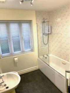 Bathroom 2.jpeg