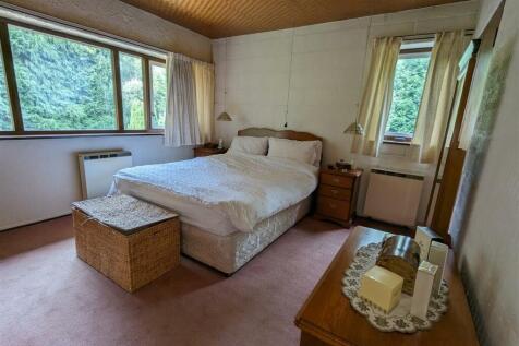 Shingles Bedroom.jpg