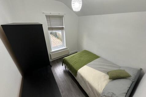 Room 5 Mere Road 1.jpg