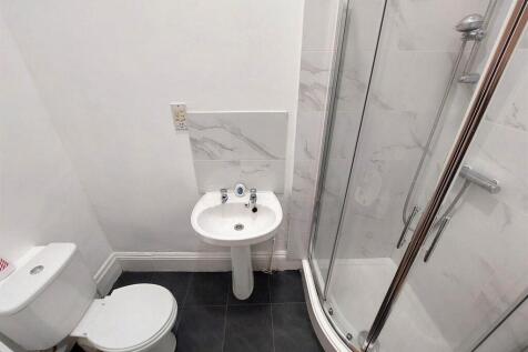 Bathroom 2.jpg