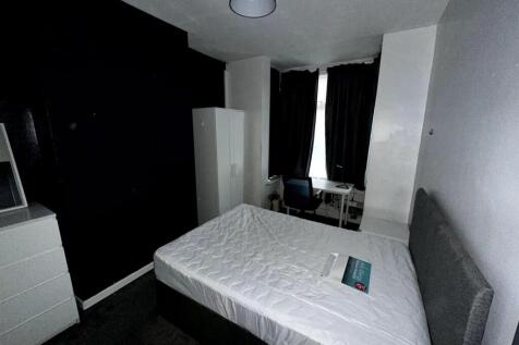 Bedroom 1.jpg