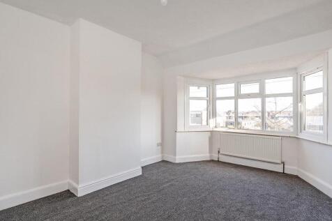 Bedroom 1 Lode.jpg