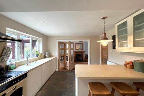 Kitchen 3.jpg