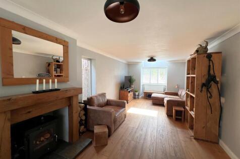 Living Room 2.jpg