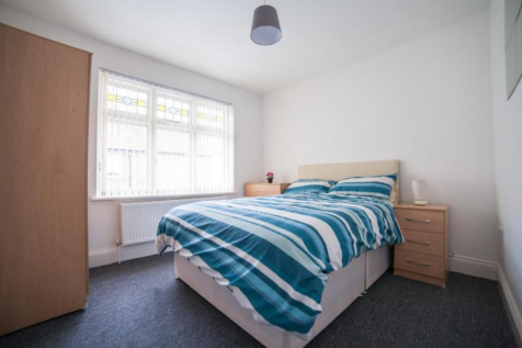 53 Highfield Road Bedroom.png