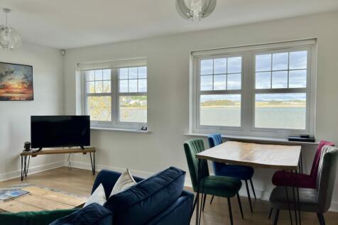 3 Callanders Close, Garlieston - Williamson and He